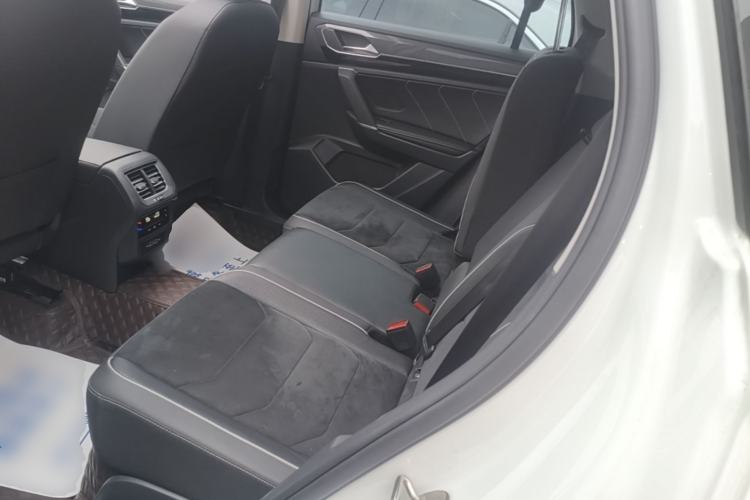 Used Volkswagen Tayron 2020 330TSI Two-Wheel Drive Luxury Connected Pro Edition Left Rear Seat