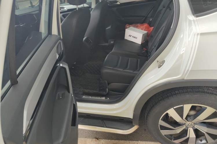 Used Volkswagen Tayron 2020 280TSI Two-Wheel Drive Luxury Connect Edition Left Rear Seat