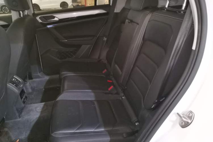 Used Volkswagen Tayron 2020 330TSI Two-Wheel Drive Luxury Smart Connectivity Version Left Rear Seat