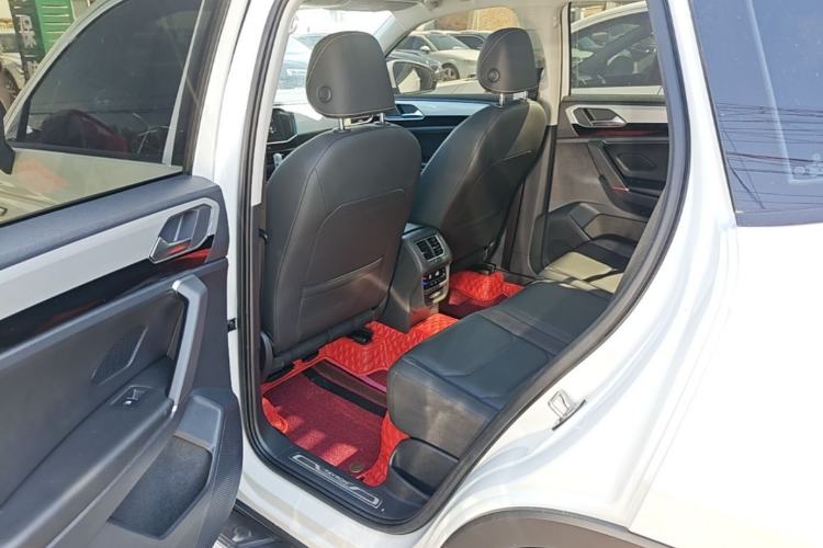 Used Volkswagen Tayron 2020 330TSI Two-Wheel Drive Luxury Smart Connectivity Version Left Rear Seat