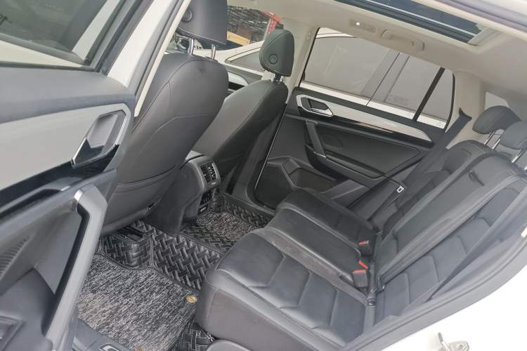 Used Volkswagen Tayron 2020 330TSI Two-Wheel Drive Luxury Smart Connectivity Version Left Rear Seat