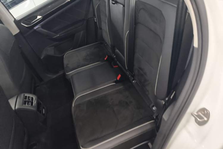 Used Volkswagen Tayron 2020 330TSI Two-Wheel Drive Luxury Smart Connectivity Version Left Rear Seat
