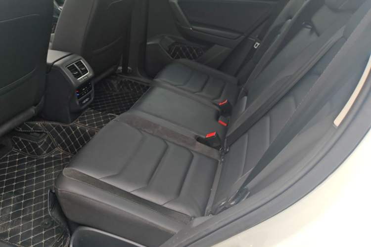 Used Volkswagen Tayron 2020 330TSI Two-Wheel Drive Luxury Smart Connectivity Version Left Rear Seat