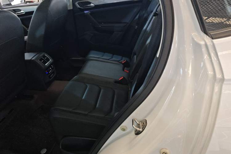Used Volkswagen Tayron 2020 330TSI Two-Wheel Drive Luxury Smart Connectivity Version Left Rear Seat
