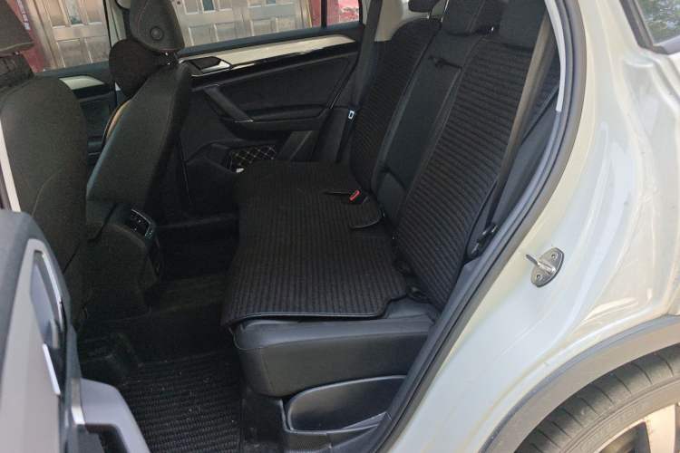 Used Volkswagen Tayron 2020 330TSI Two-Wheel Drive Luxury Smart Connectivity Version Left Rear Seat