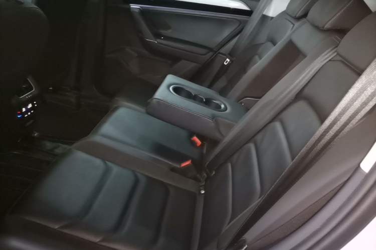 Used Volkswagen Tayron 2020 330TSI Two-Wheel Drive Luxury Smart Connectivity Version Left Rear Seat