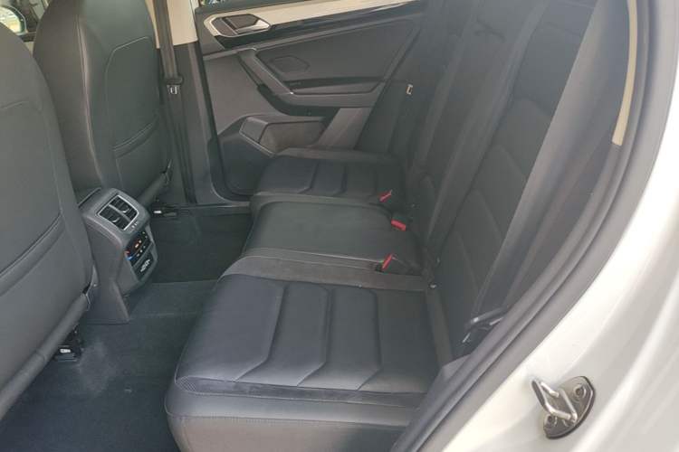 Used Volkswagen Tayron 2020 330TSI Two-Wheel Drive Luxury Smart Connectivity Version Left Rear Seat