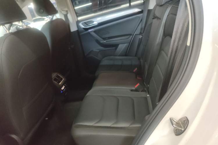 Used Volkswagen Tayron 2020 330TSI Two-Wheel Drive Luxury Smart Connectivity Version Left Rear Seat