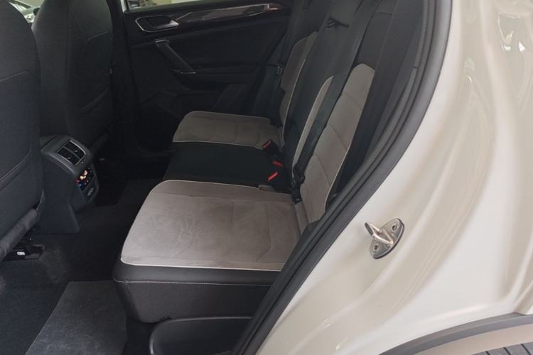 Used Volkswagen Tayron 2020 380TSI All-Wheel Drive R-Line Connected Version Left Rear Seat