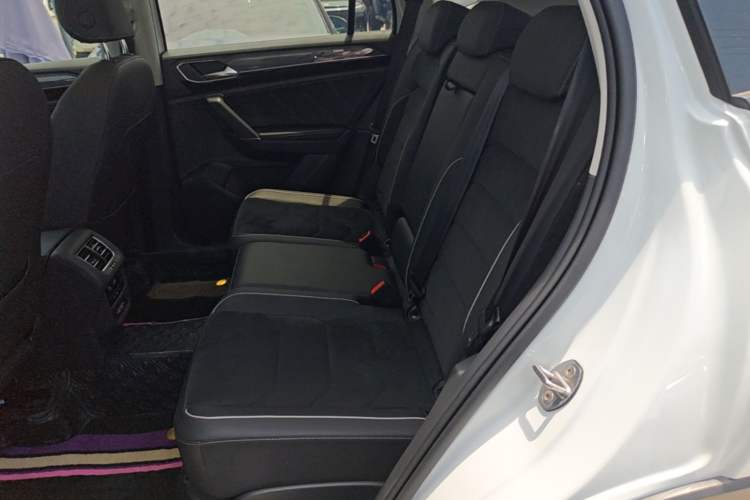 Used Volkswagen Tayron 2020 380TSI Four-Wheel Drive Luxury Connect Pro Edition Left Rear Seat