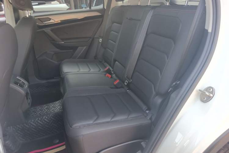 Used Volkswagen Tayron 2020 330TSI Two-Wheel Drive Luxury Smart Connectivity Version Left Rear Seat
