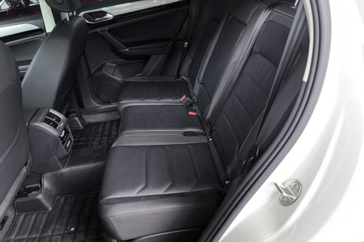 Used Volkswagen Tayron 2020 330TSI Two-Wheel Drive Luxury Smart Connectivity Version Left Rear Seat