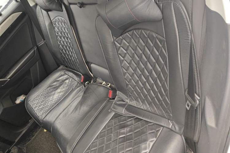 Used Volkswagen Tayron 2020 280TSI Two-Wheel Drive Luxury Connect Edition Left Rear Seat