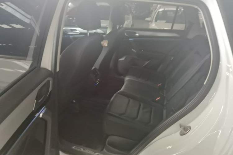 Used Volkswagen Tayron 2020 330TSI Two-Wheel Drive Luxury Smart Connectivity Version Left Rear Seat