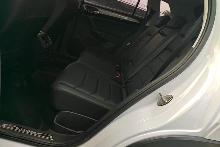 Used Volkswagen Tayron 2020 330TSI Two-Wheel Drive Luxury Smart Connectivity Version Left Rear Seat