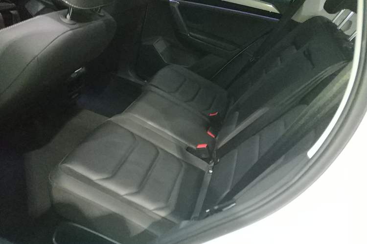 Used Volkswagen Tayron 2020 330TSI Two-Wheel Drive Luxury Smart Connectivity Version Left Rear Seat