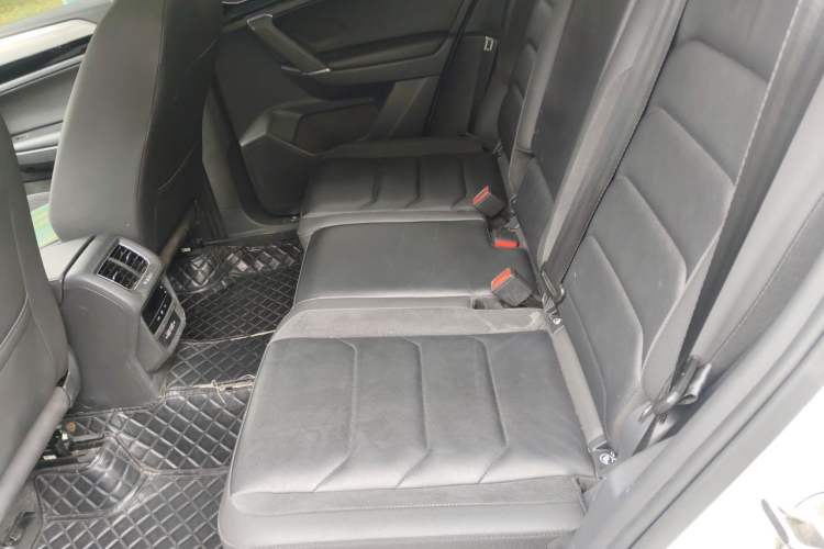 Used Volkswagen Tayron 2020 330TSI Two-Wheel Drive Luxury Smart Connectivity Version Left Rear Seat
