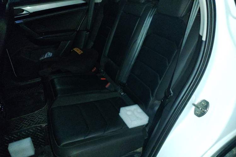 Used Volkswagen Tayron 2020 280TSI Two-Wheel Drive Luxury Connect Edition Left Rear Seat