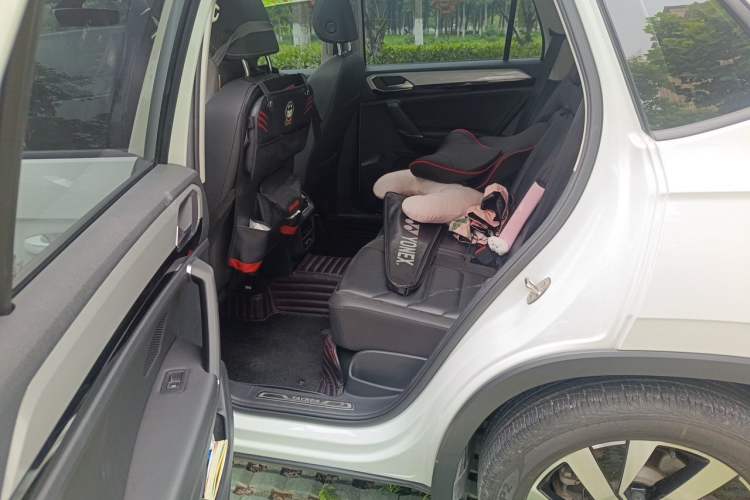 Used Volkswagen Tayron 2020 280TSI Two-Wheel Drive Luxury Connect Edition Left Rear Seat