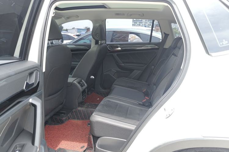 Used Volkswagen Tayron 2020 380TSI All-Wheel Drive R-Line Connected Version Left Rear Seat
