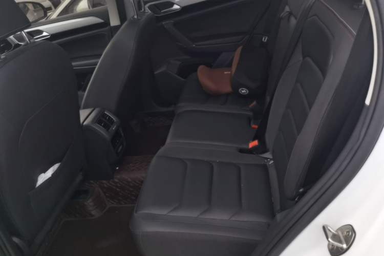 Used Volkswagen Tayron 2020 330TSI Two-Wheel Drive Luxury Smart Connectivity Version Left Rear Seat
