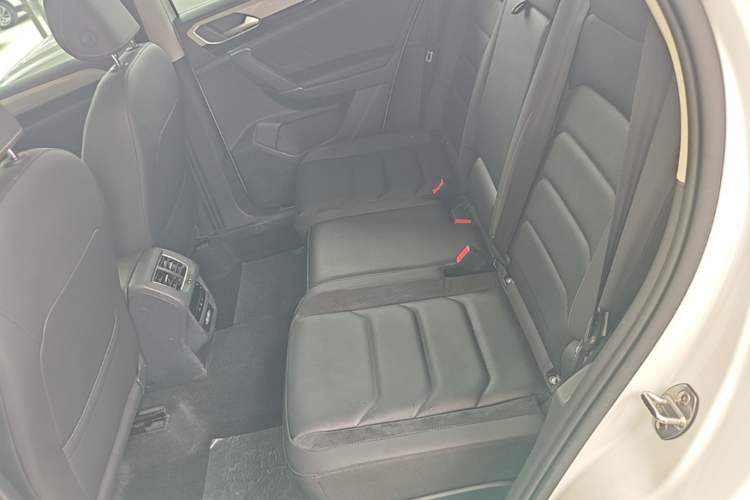 Used Volkswagen Tayron 2020 330TSI Two-Wheel Drive Luxury Smart Connectivity Version Left Rear Seat