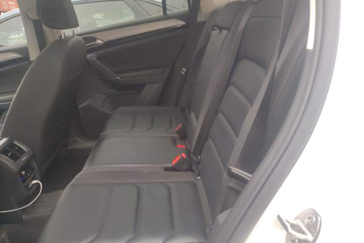 Used Volkswagen Tayron 2020 330TSI Two-Wheel Drive Luxury Smart Connectivity Version Left Rear Seat