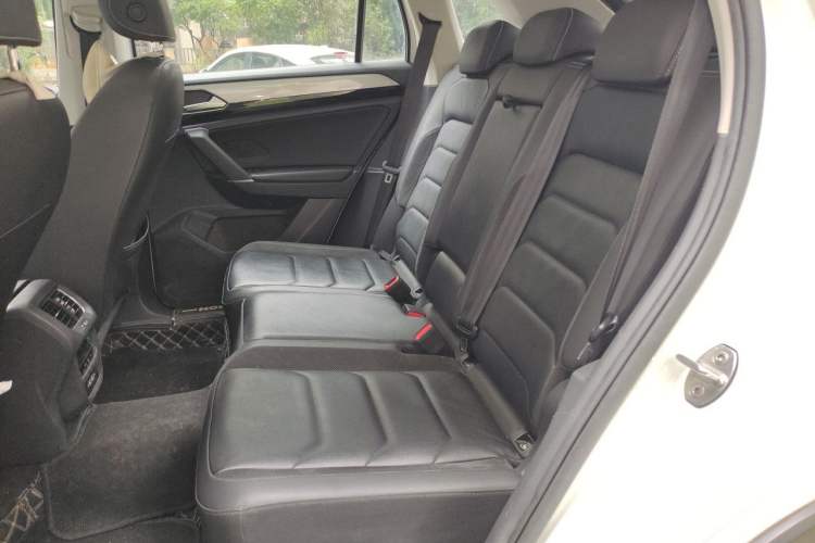 Used Volkswagen Tayron 2020 330TSI Two-Wheel Drive Luxury Smart Connectivity Version Left Rear Seat