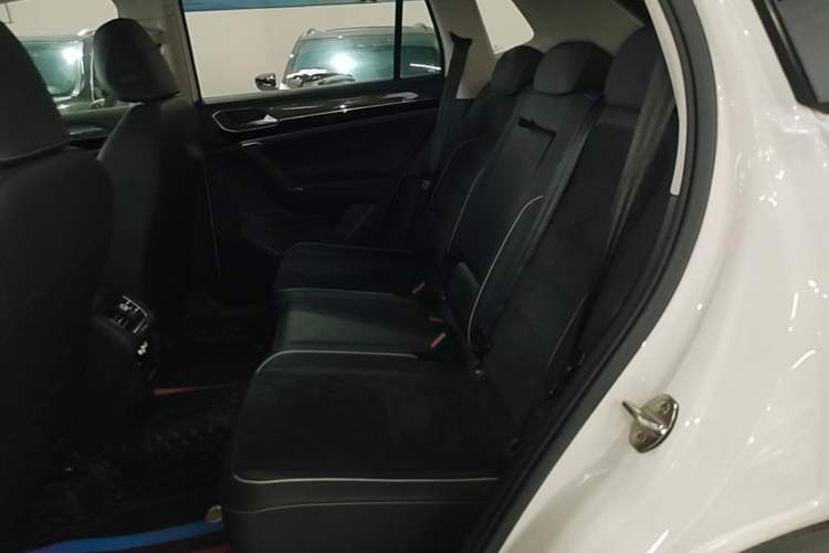 Used Volkswagen Tayron 2020 380TSI Four-Wheel Drive Luxury Connect Pro Edition Left Rear Seat