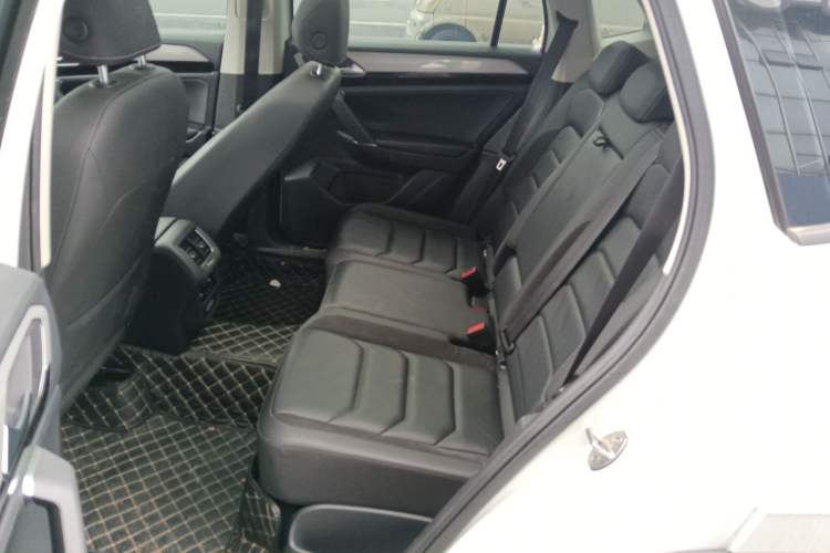 Used Volkswagen Tayron 2020 330TSI Two-Wheel Drive Luxury Smart Connectivity Version Left Rear Seat