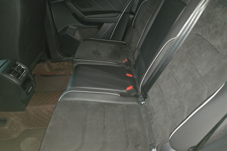 Used Volkswagen Tayron 2020 330TSI Two-Wheel Drive Luxury Connected Pro Edition Left Rear Seat