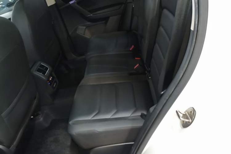 Used Volkswagen Tayron 2020 280TSI Two-Wheel Drive Luxury Connect Edition Left Rear Seat
