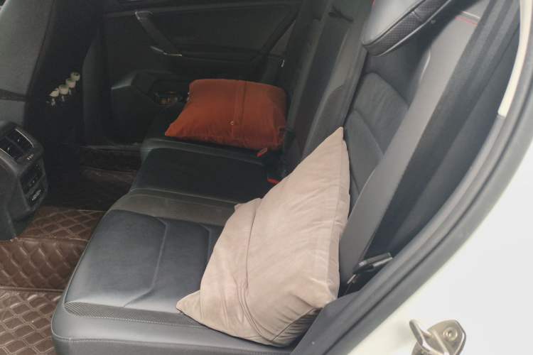 Used Volkswagen Tayron 2020 330TSI Two-Wheel Drive Luxury Smart Connectivity Version Left Rear Seat