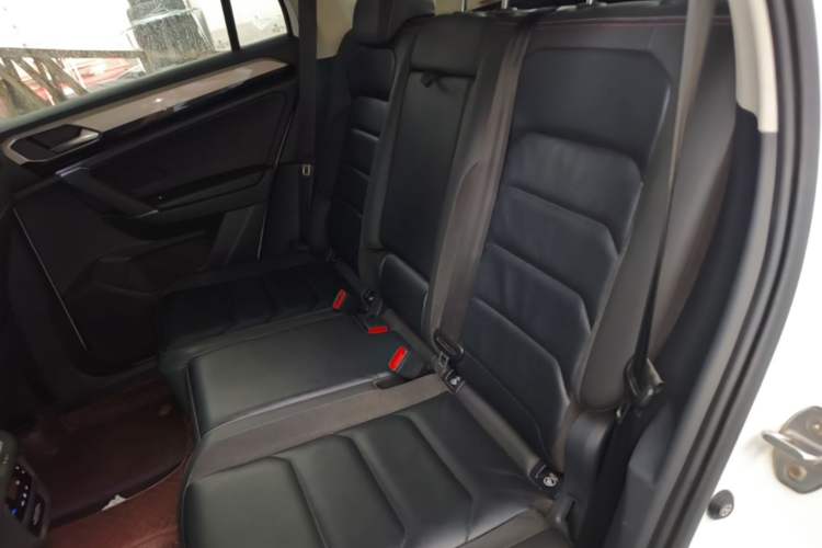 Used Volkswagen Tayron 2020 330TSI Two-Wheel Drive Luxury Smart Connectivity Version Left Rear Seat