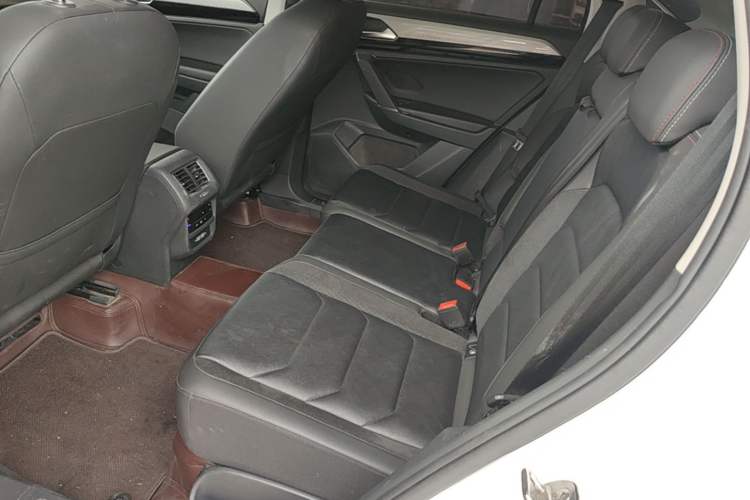 Used Volkswagen Tayron 2020 330TSI Two-Wheel Drive Luxury Smart Connectivity Version Left Rear Seat
