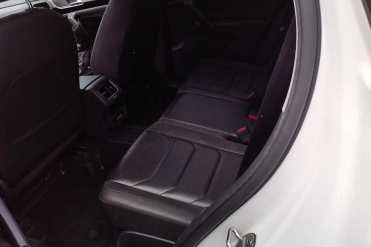 Used Volkswagen Tayron 2020 330TSI Two-Wheel Drive Luxury Smart Connectivity Version Left Rear Seat