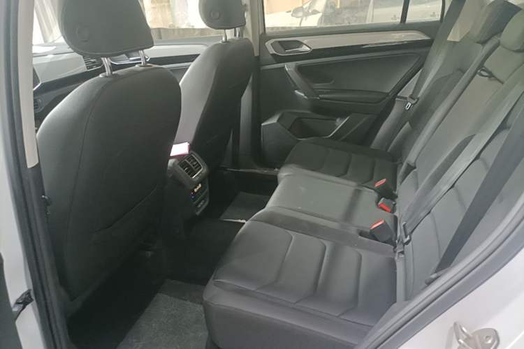Used Volkswagen Tayron 2020 330TSI Two-Wheel Drive Luxury Smart Connectivity Version Left Rear Seat