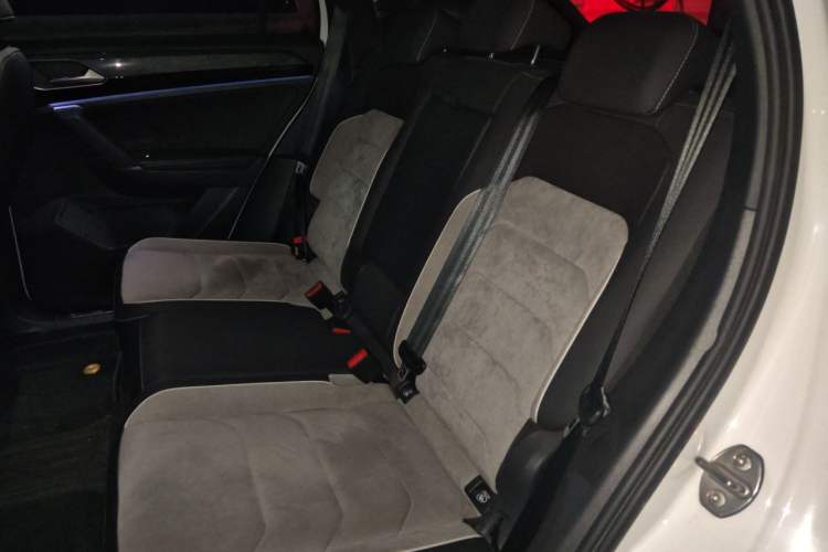 Used Volkswagen Tayron 2020 380TSI All-Wheel Drive R-Line Connected Version Left Rear Seat