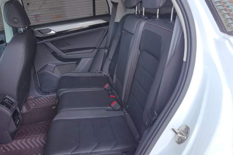 Used Volkswagen Tayron 2020 330TSI Two-Wheel Drive Luxury Smart Connectivity Version Left Rear Seat