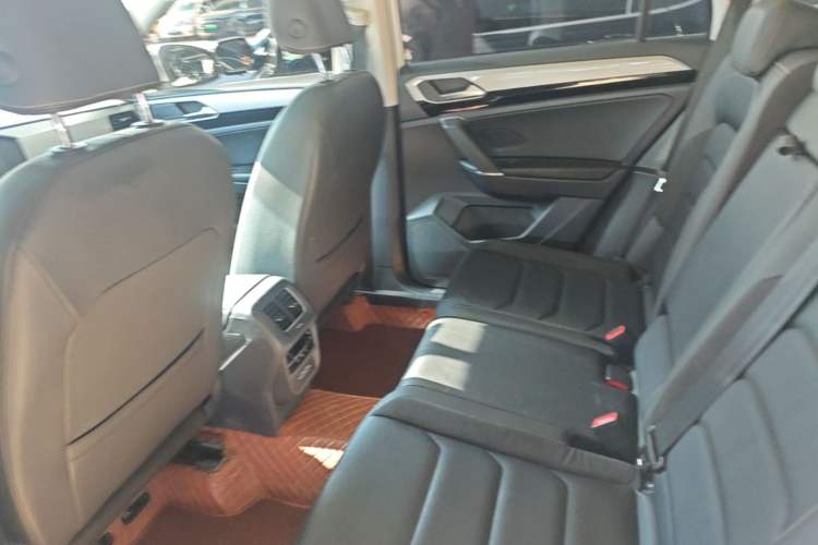 Used Volkswagen Tayron 2020 280TSI Two-Wheel Drive Luxury Connect Edition Left Rear Seat