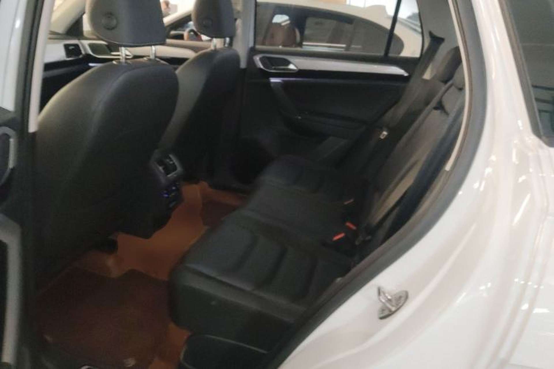Used Volkswagen Tayron 2020 330TSI Two-Wheel Drive Luxury Smart Connectivity Version Left Rear Seat