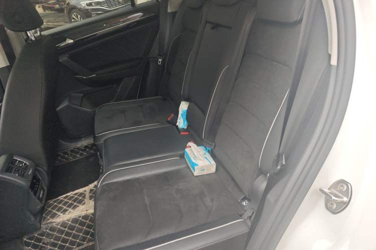 Used Volkswagen Tayron 2020 330TSI Two-Wheel Drive Luxury Connected Pro Edition Left Rear Seat