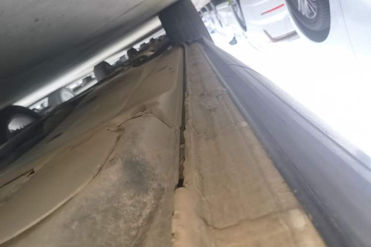 Used Volkswagen Tayron 2020 330TSI Two-Wheel Drive Luxury Connected Pro Edition Left Side Sill