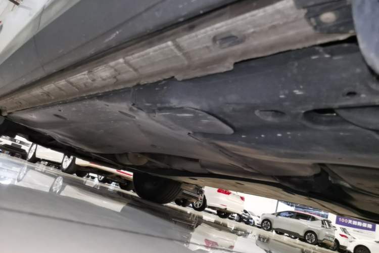 Used Volkswagen Tayron 2020 330TSI Two-Wheel Drive Luxury Smart Connectivity Version Left Side Sill