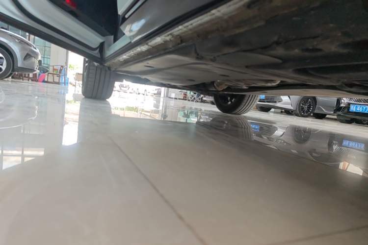 Used Volkswagen Tayron 2020 380TSI All-Wheel Drive R-Line Connected Version Left Side Sill