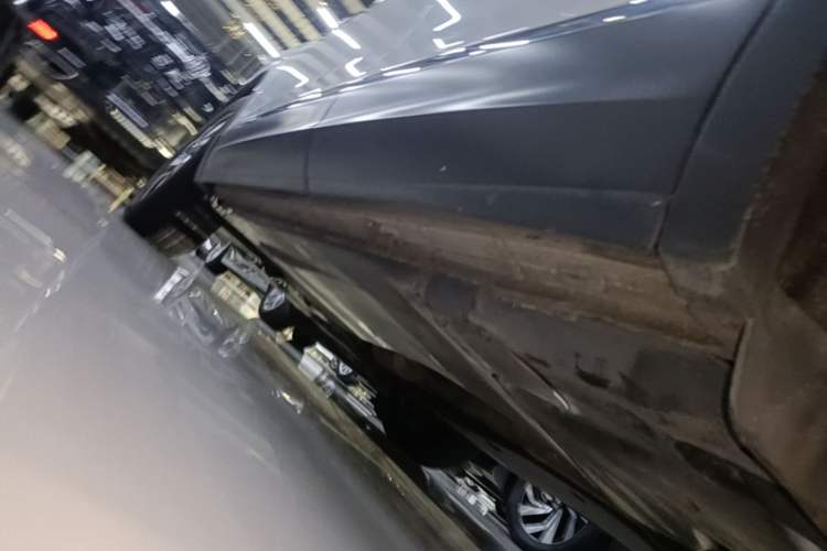 Used Volkswagen Tayron 2020 330TSI Two-Wheel Drive Luxury Smart Connectivity Version Left Side Sill