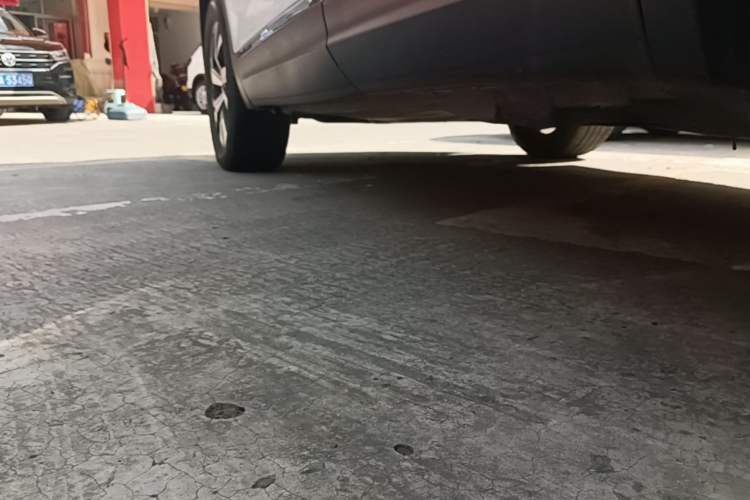 Used Volkswagen Tayron 2020 330TSI Two-Wheel Drive Luxury Smart Connectivity Version Left Side Sill