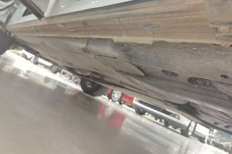 Used Volkswagen Tayron 2020 330TSI Two-Wheel Drive Luxury Smart Connectivity Version Left Side Sill