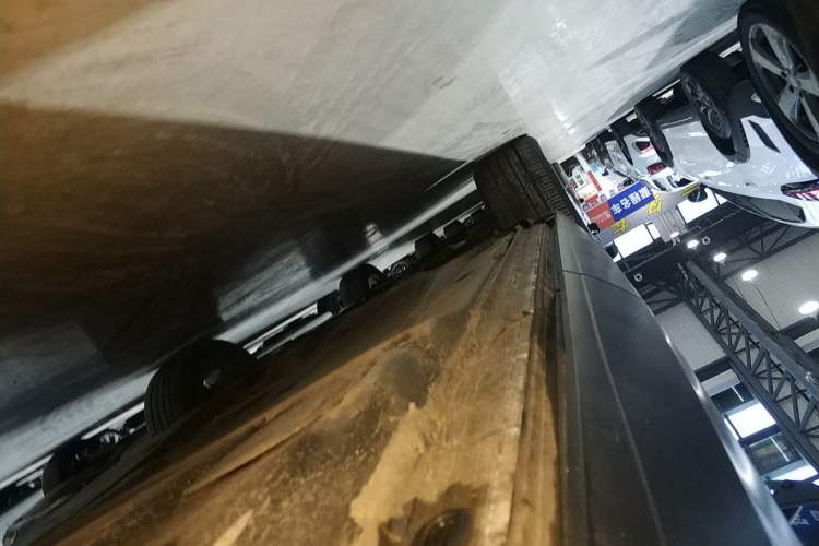 Used Volkswagen Tayron 2020 330TSI Two-Wheel Drive Luxury Smart Connectivity Version Left Side Sill