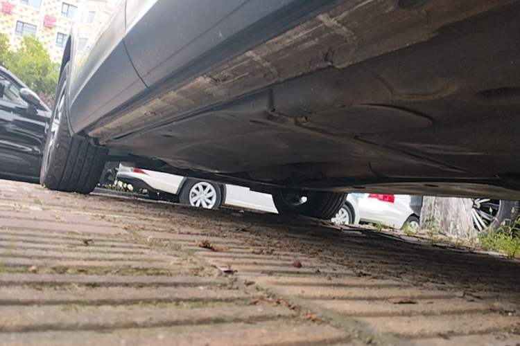 Used Volkswagen Tayron 2020 330TSI Two-Wheel Drive Luxury Smart Connectivity Version Left Side Sill